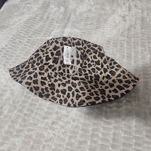 GAP Leopard Print Bucket Hat